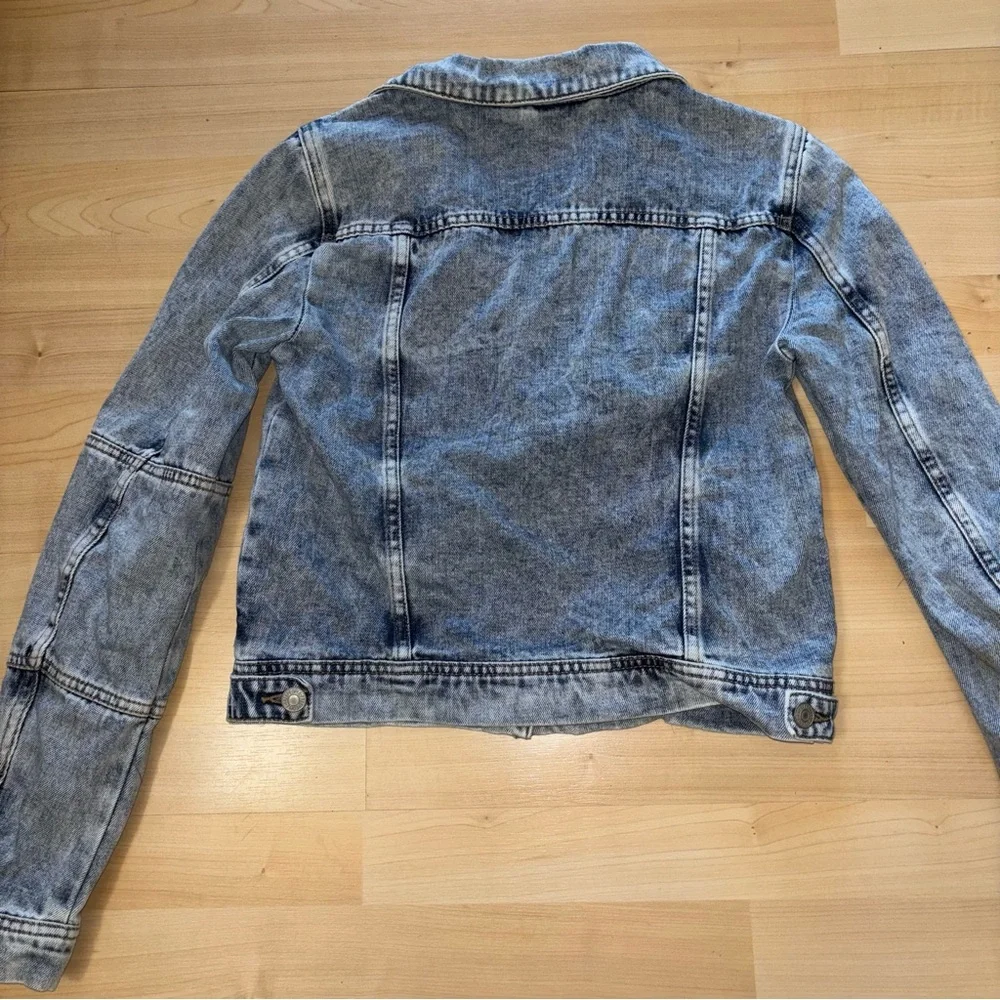 FREE PEOPLE Revolve Rumors Denim Jacket in Light Indigo Size Small Boho Festival - Picture 5 of 11